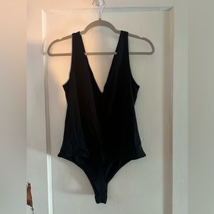 L black deep v body suit